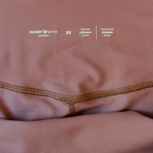 Old Navy, plus Size PowerSoft High Waist Full
Length Pocket Leggings, 3X 🏃‍♀️‍➡️ - Picture 4 of 9